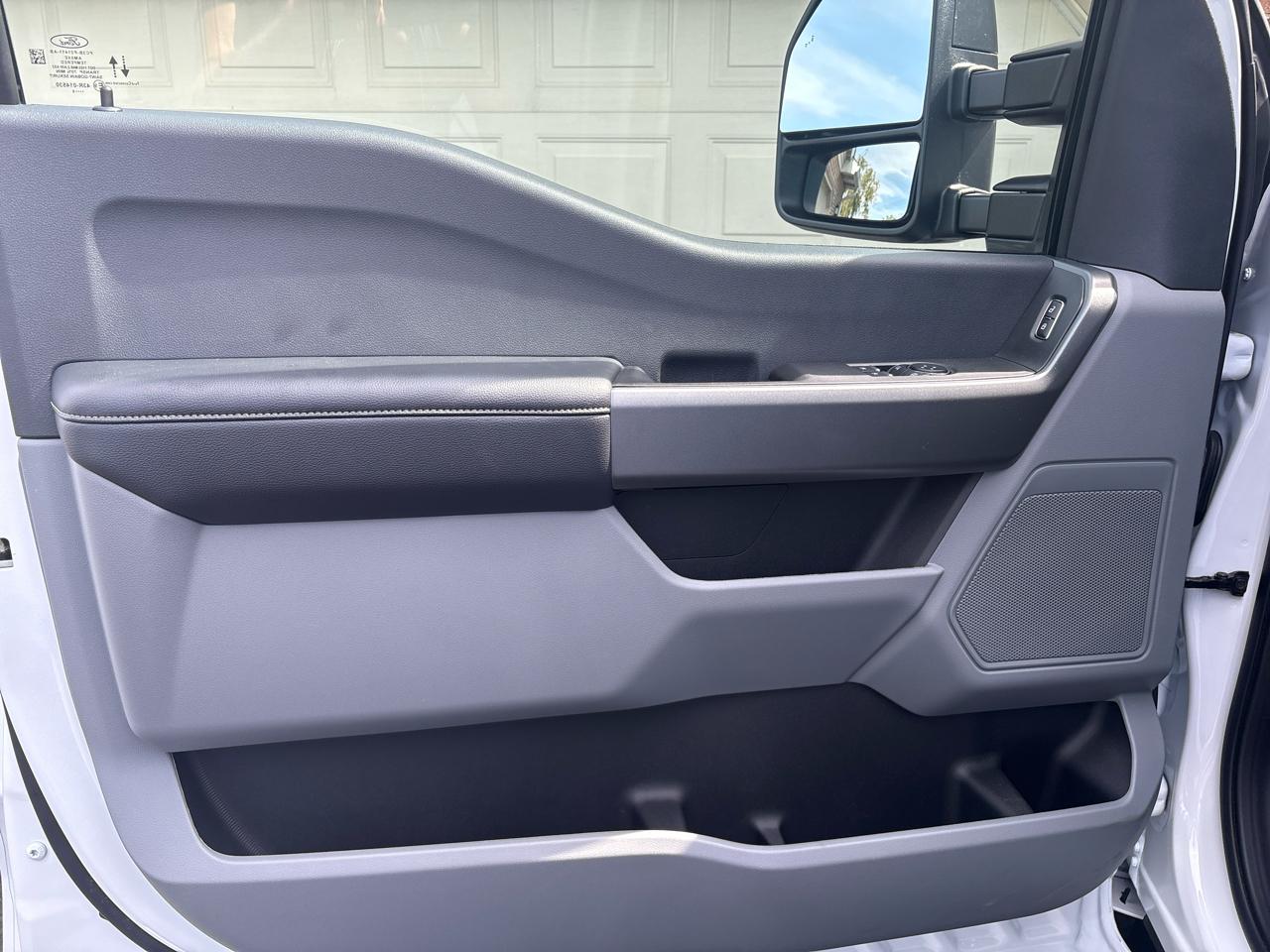 Ford Super Duty F-350 SRW  2025