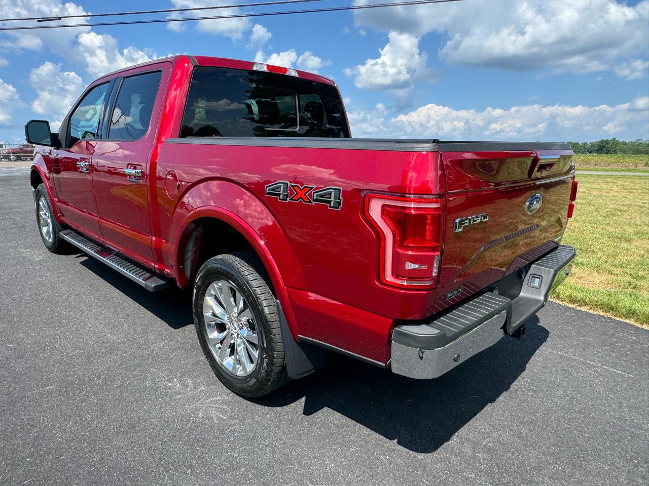 Ford F-150 4WD SuperCrew 145" Lariat 2016