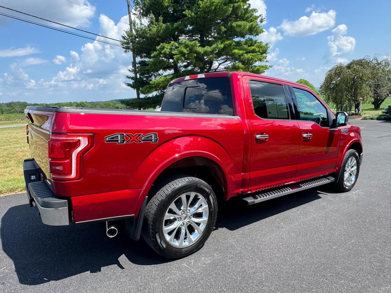 Ford F-150 4WD SuperCrew 145" Lariat 2016