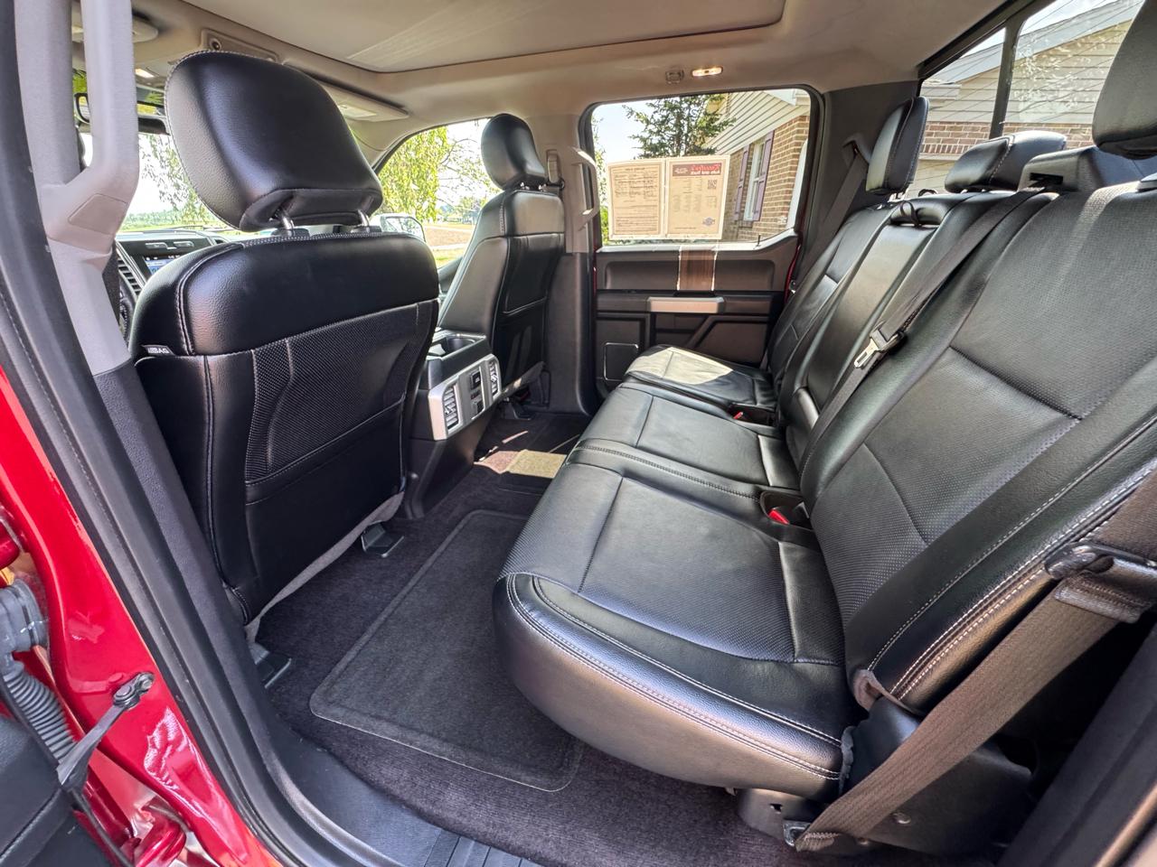 Ford F-150 4WD SuperCrew 145" Lariat 2016