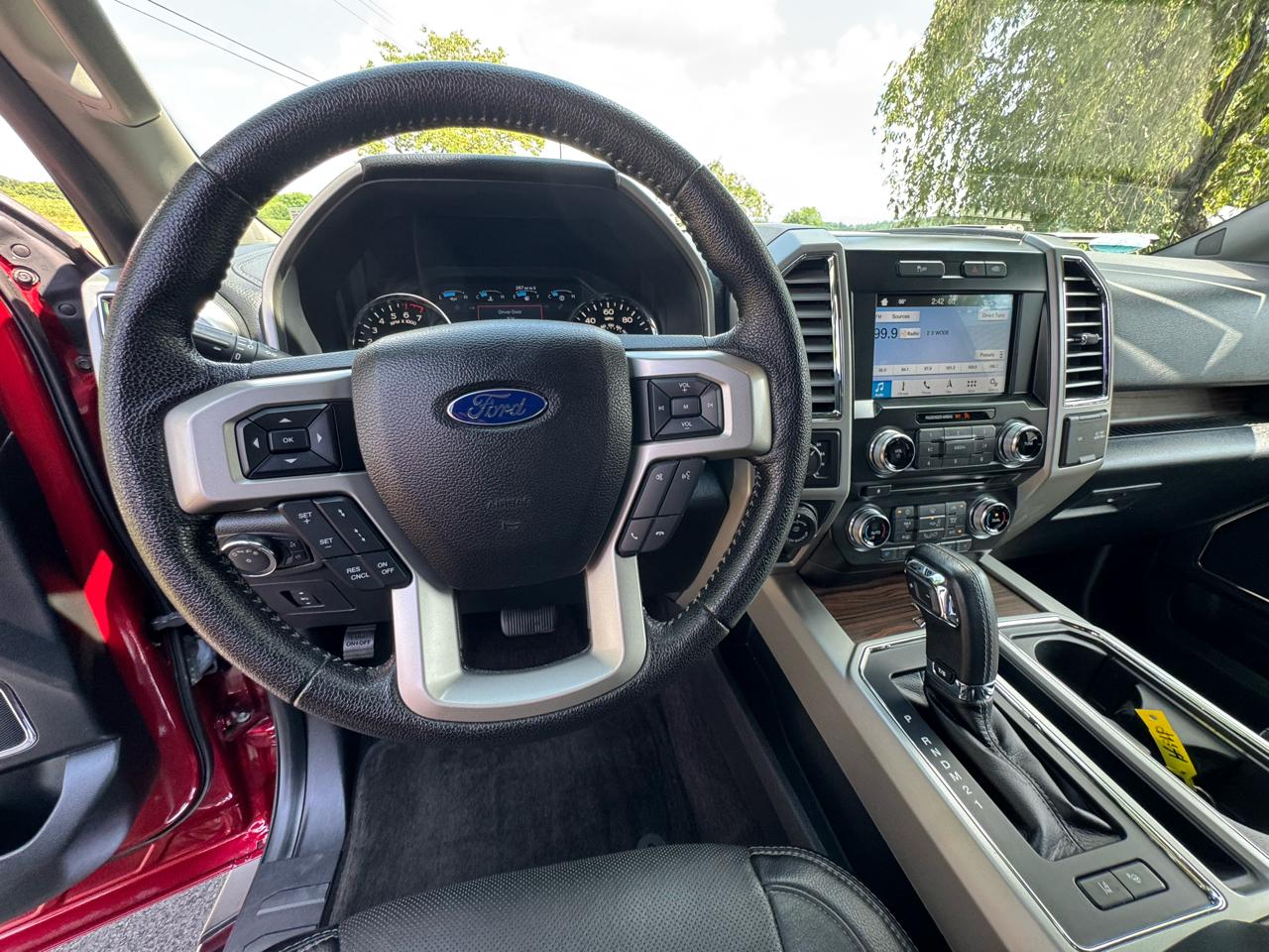 Ford F-150 4WD SuperCrew 145" Lariat 2016