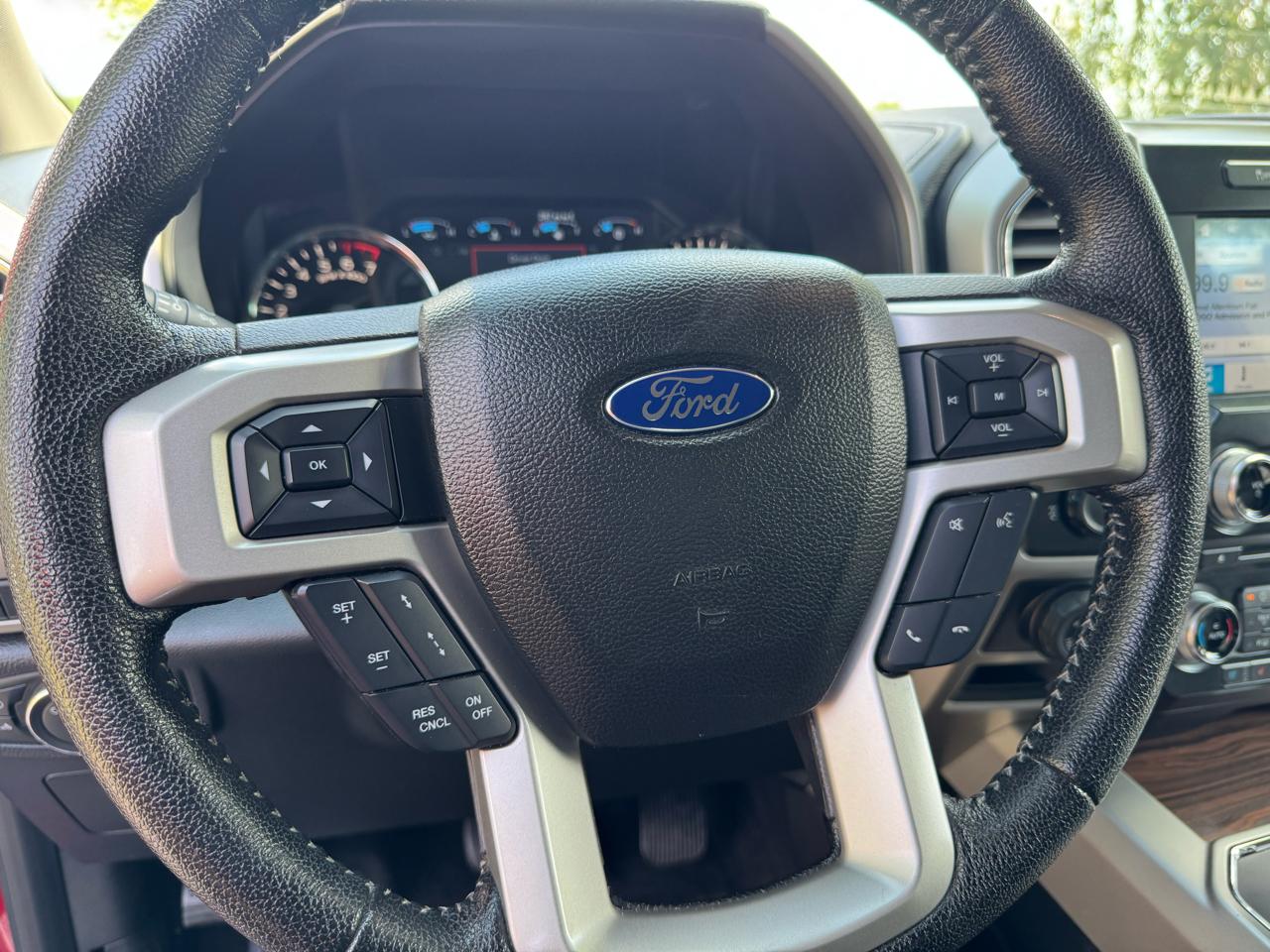 Ford F-150 4WD SuperCrew 145" Lariat 2016