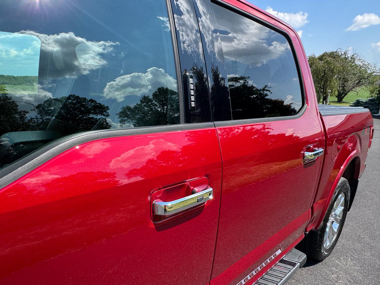 Ford F-150 4WD SuperCrew 145" Lariat 2016
