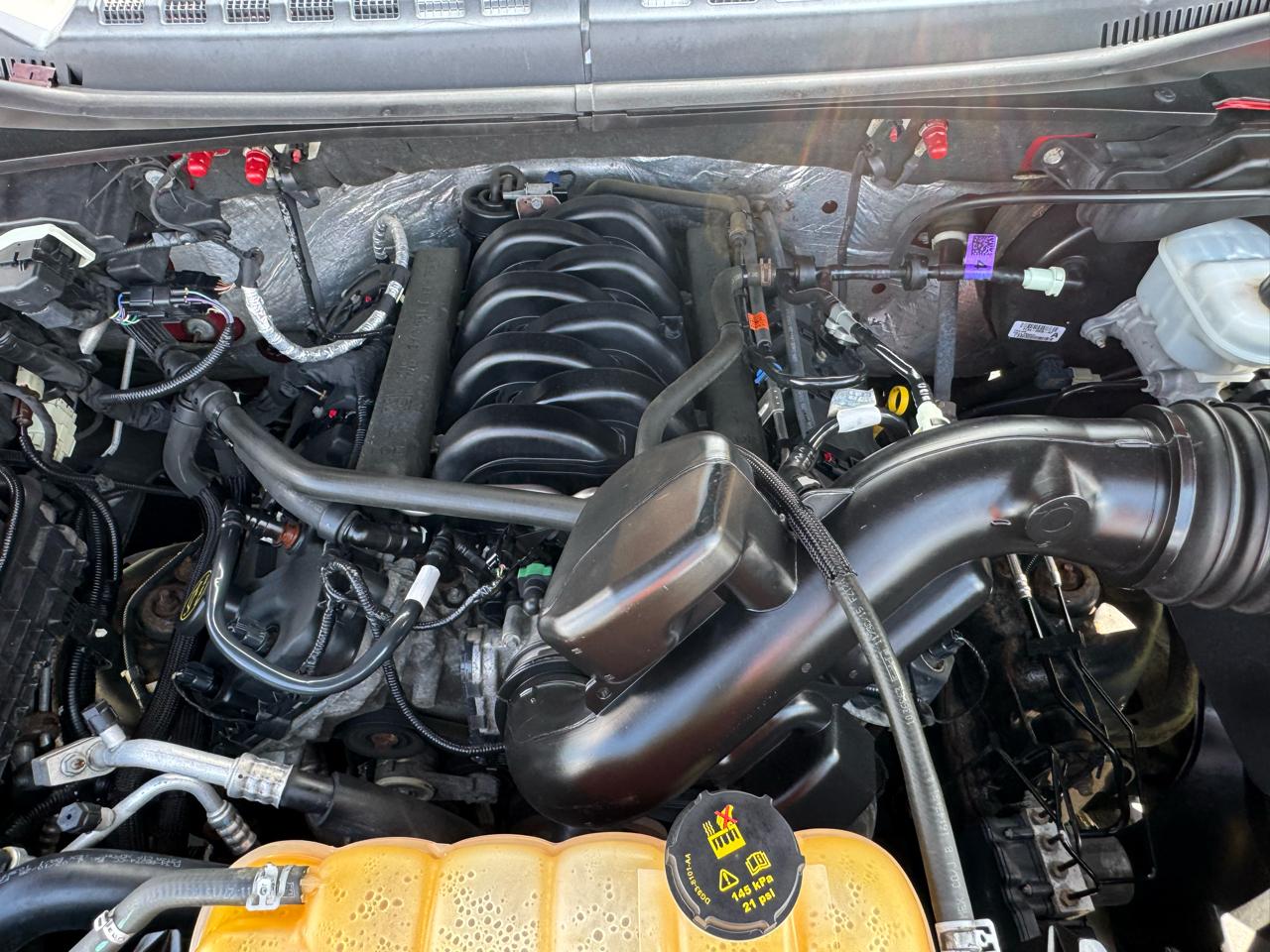 Ford F-150 4WD SuperCrew 145" Lariat 2016