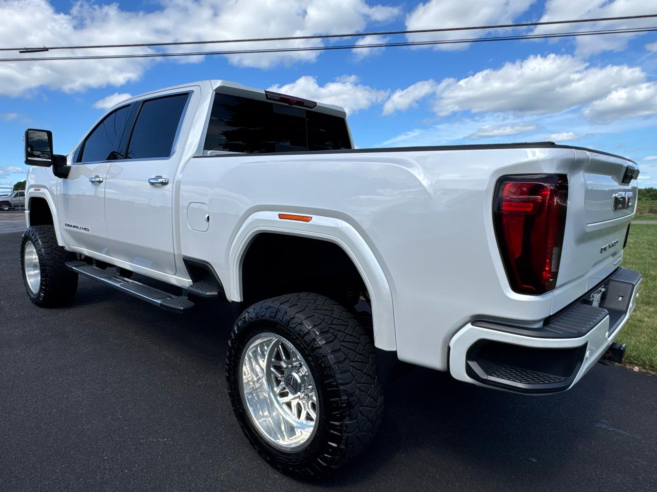 GMC Sierra 2500HD 4WD Crew Cab 159" Denali 2023