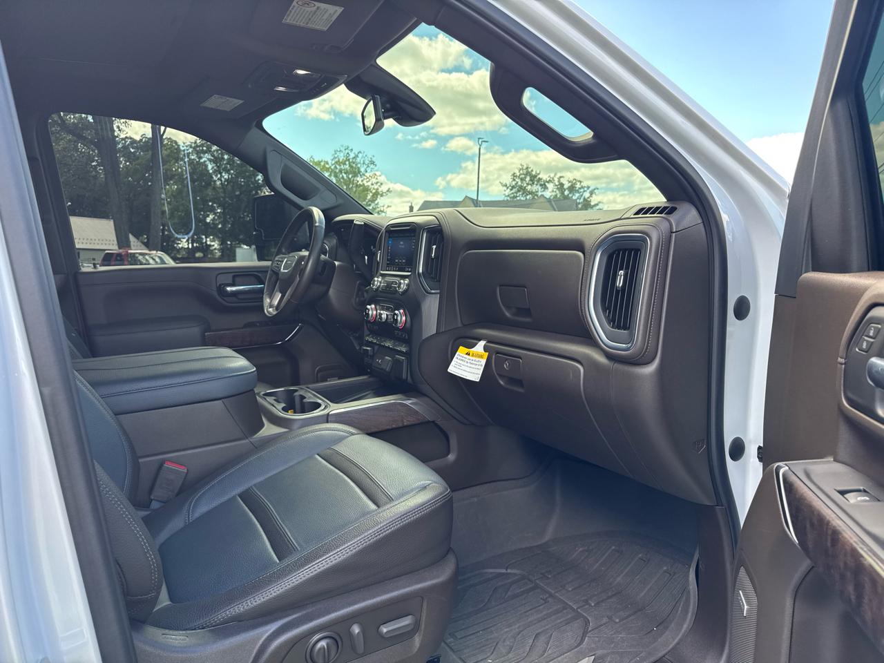 GMC Sierra 2500HD 4WD Crew Cab 159" Denali 2023