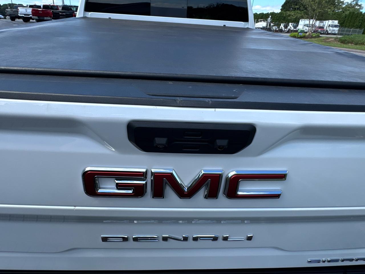 GMC Sierra 2500HD 4WD Crew Cab 159" Denali 2023