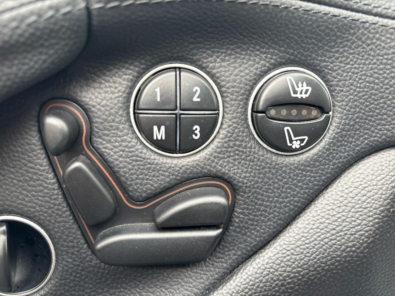 Mercedes-Benz SL-Class 2dr Roadster 5.0L 2003