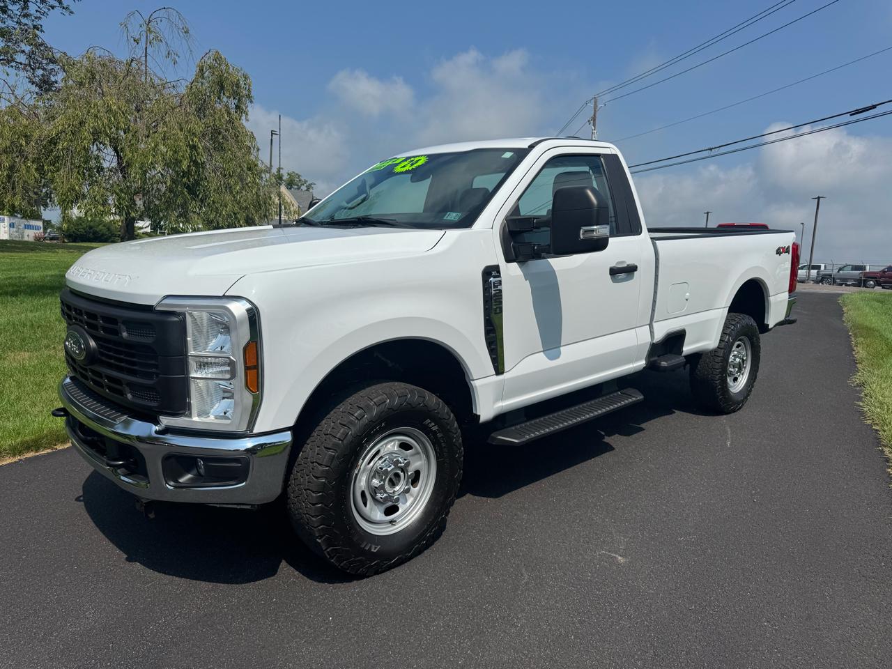 Ford Super Duty F-250 SRW XL 4WD Reg Cab 8' Box 2024