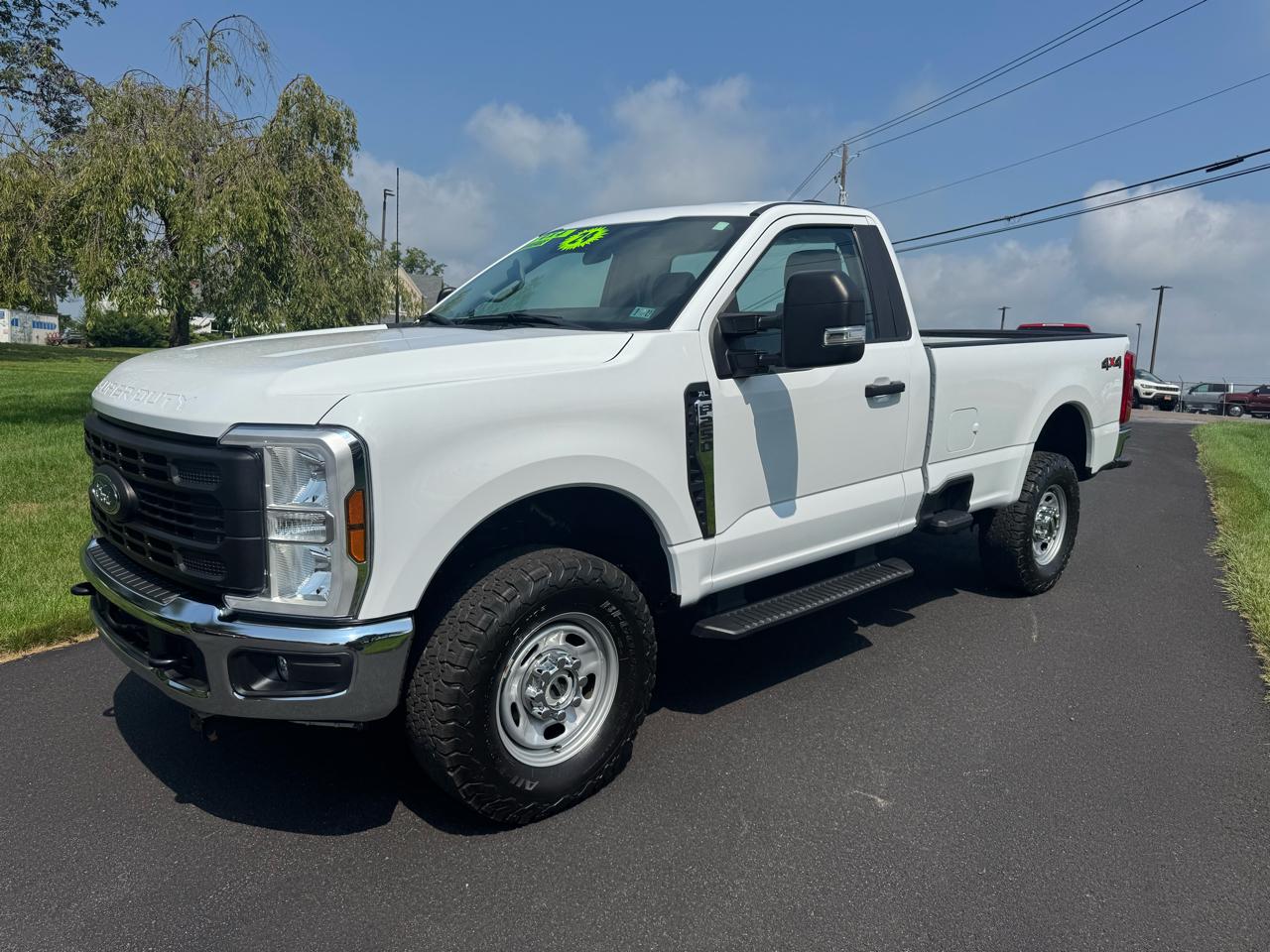 Ford Super Duty F-250 SRW XL 4WD Reg Cab 8' Box 2024