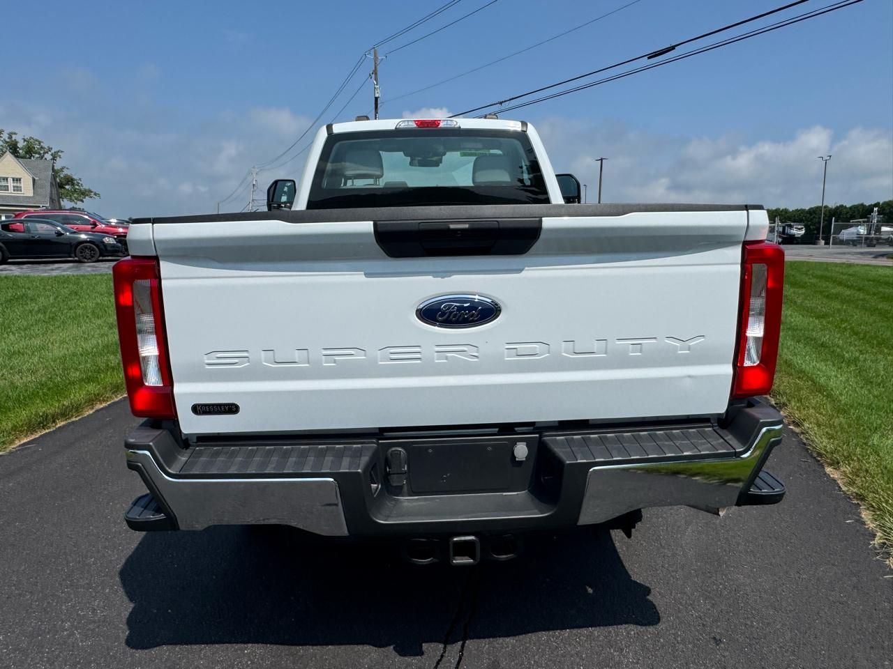 Ford Super Duty F-250 SRW XL 4WD Reg Cab 8' Box 2024