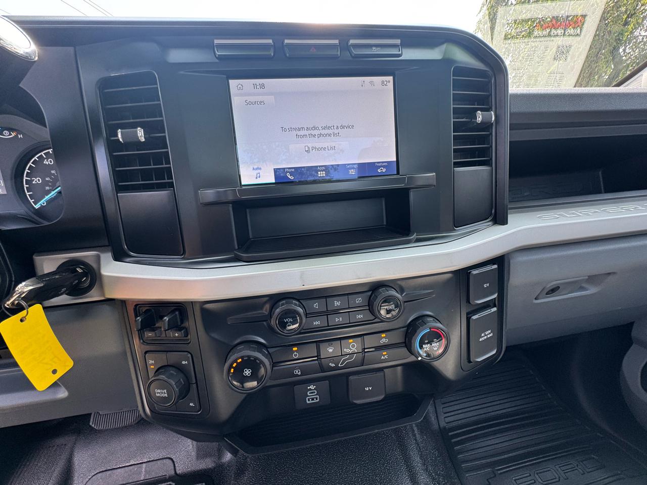 Ford Super Duty F-250 SRW XL 4WD Reg Cab 8' Box 2024