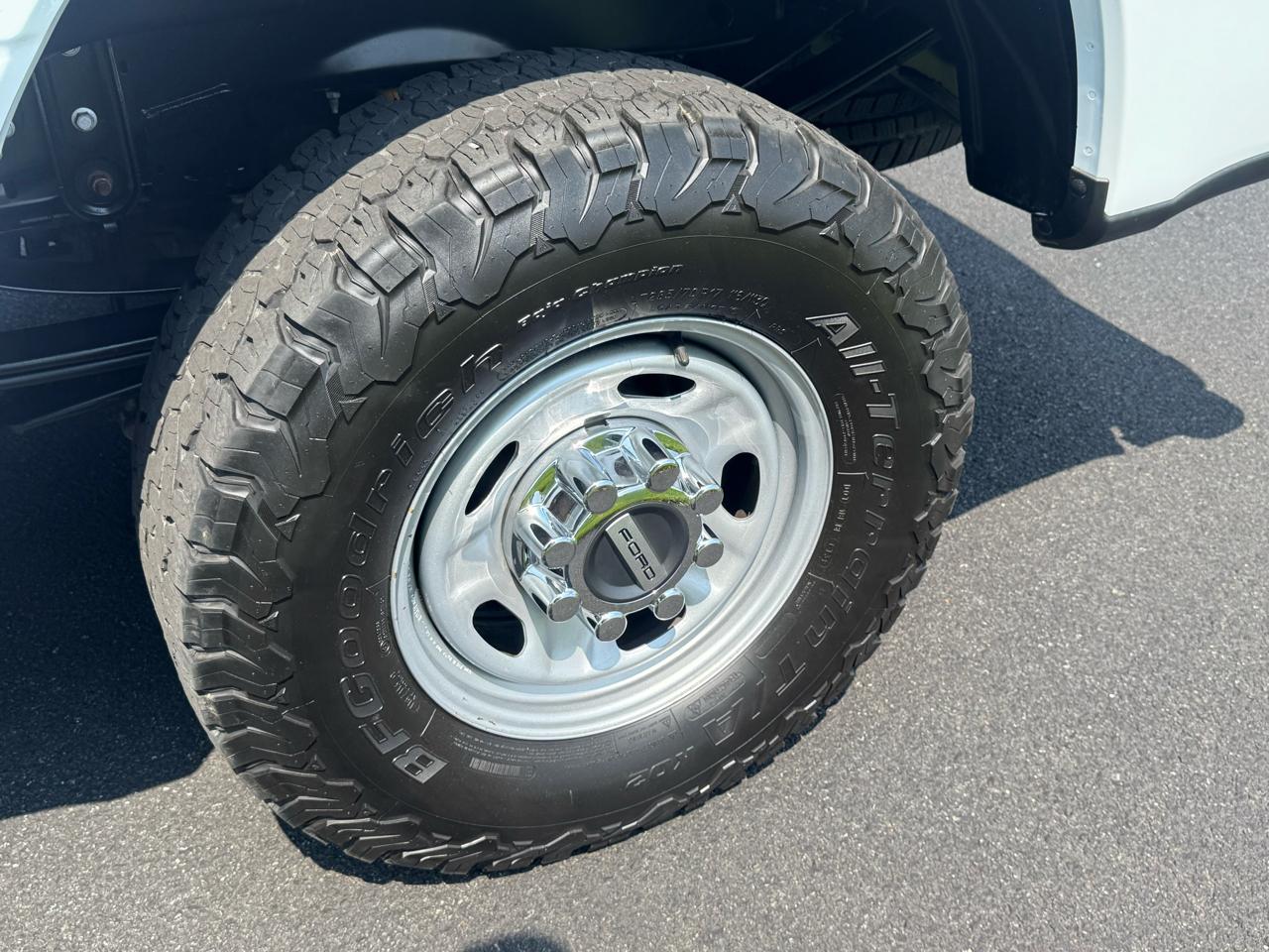 Ford Super Duty F-250 SRW XL 4WD Reg Cab 8' Box 2024
