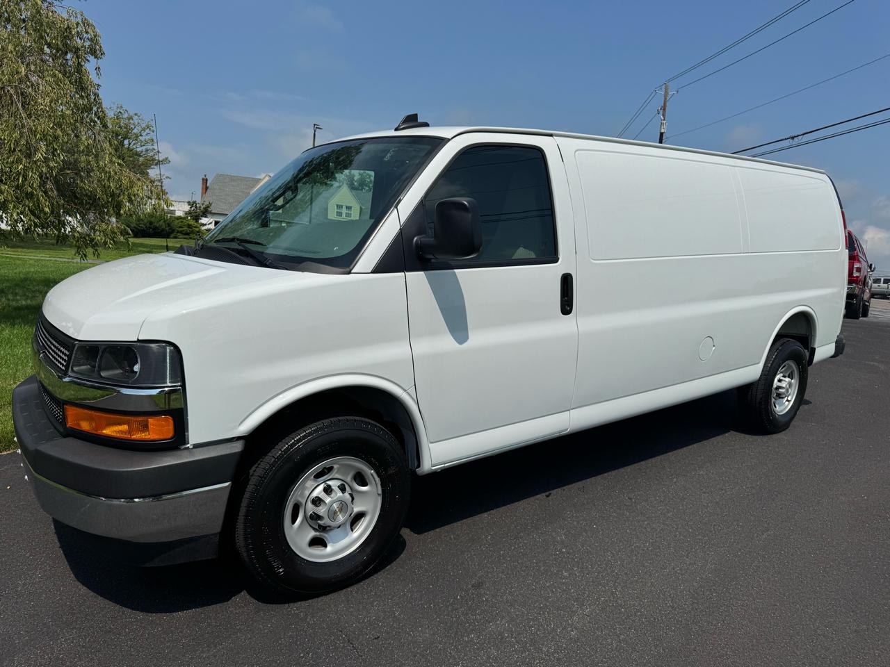 Chevrolet Express Cargo Van RWD 2500 155" 2025