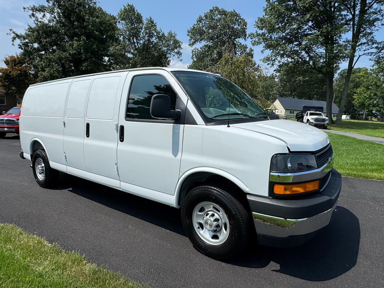 Chevrolet Express Cargo Van RWD 2500 155" 2025