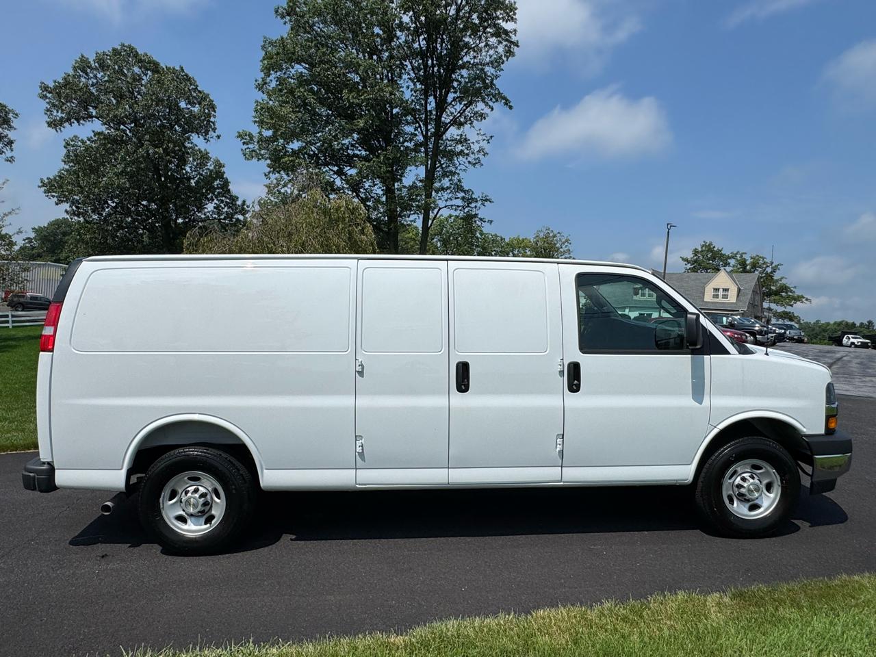 Chevrolet Express Cargo Van RWD 2500 155" 2025
