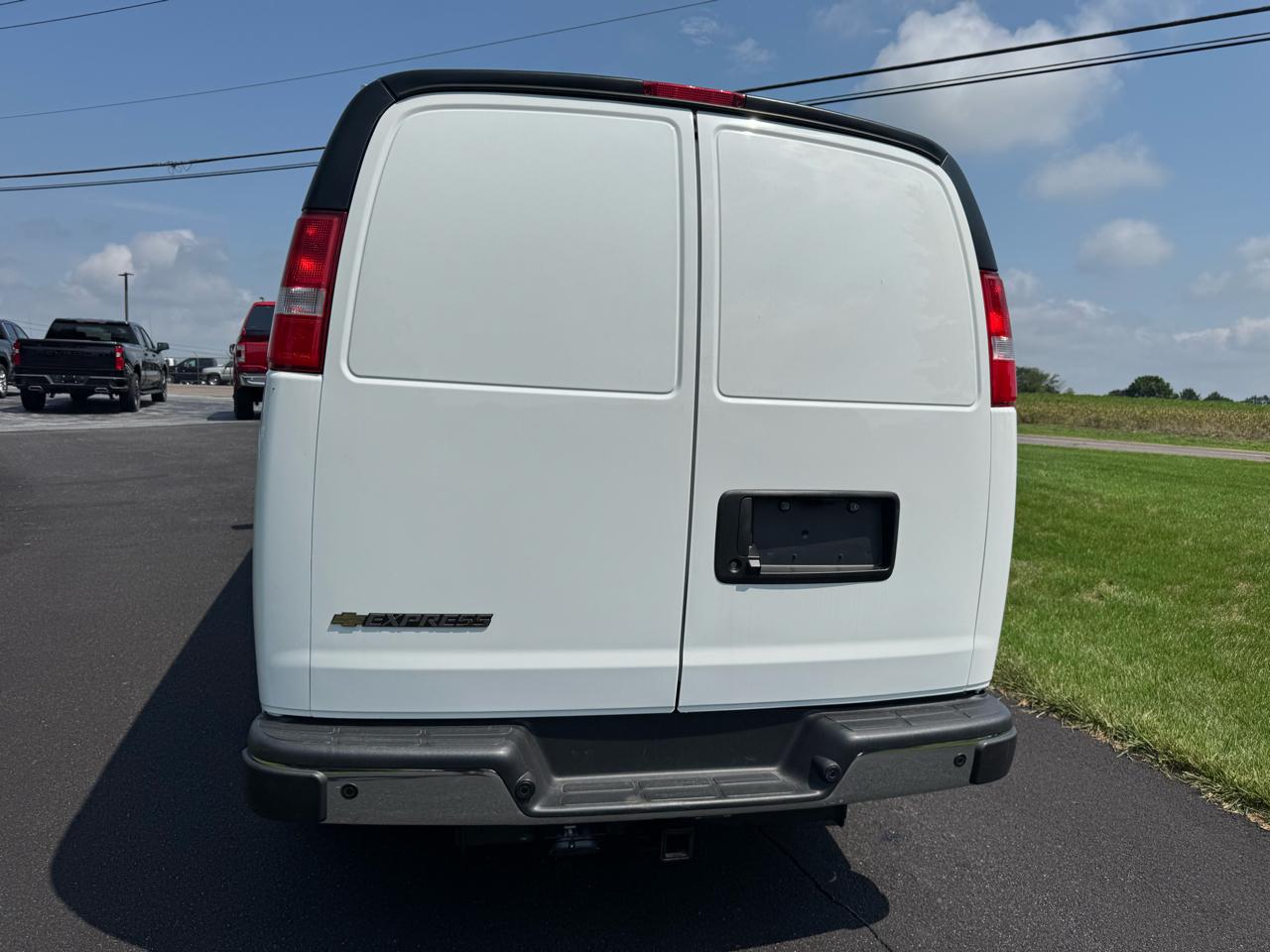 Chevrolet Express Cargo Van RWD 2500 155" 2025