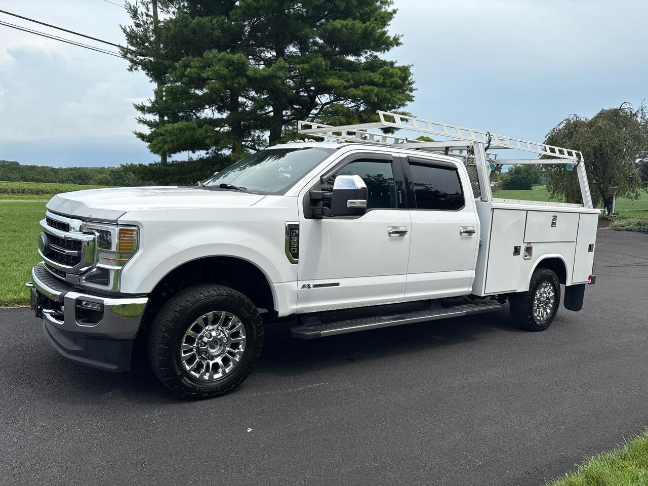 Ford Super Duty F-350 SRW Lariat 4WD Crew Cab 8' Box 2021