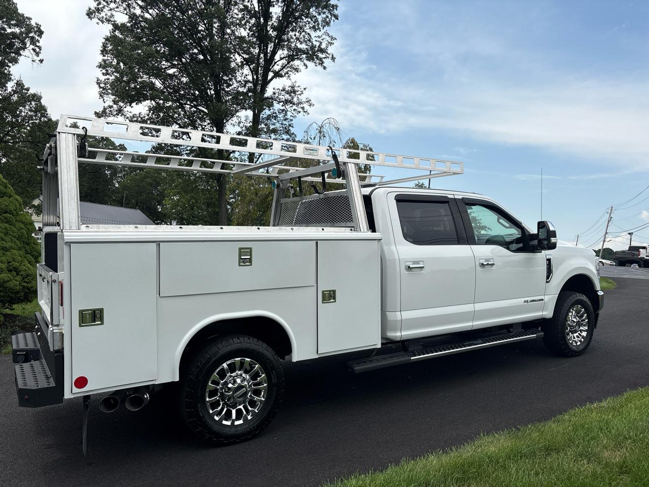 Ford Super Duty F-350 SRW Lariat 4WD Crew Cab 8' Box 2021