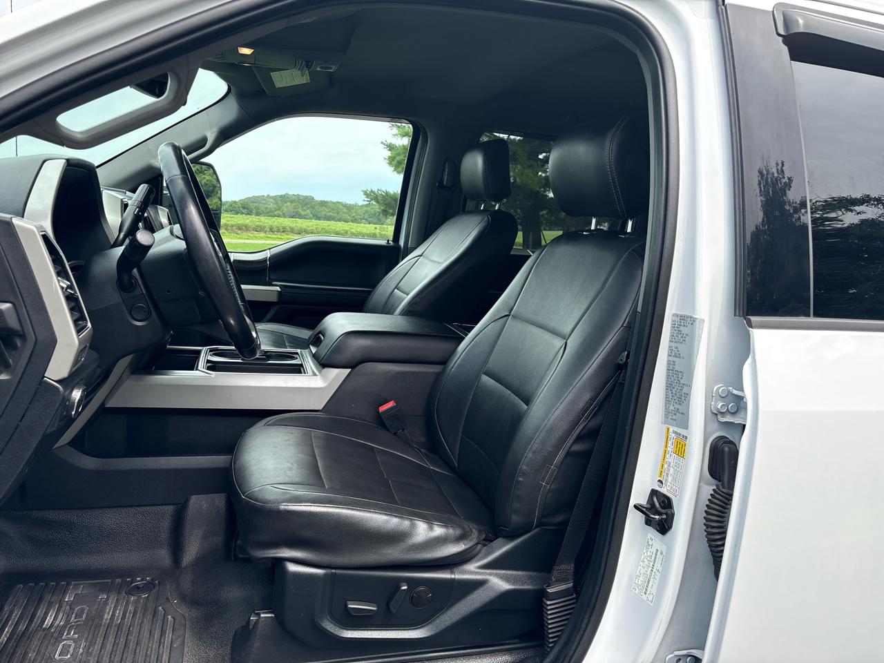 Ford Super Duty F-350 SRW Lariat 4WD Crew Cab 8' Box 2021