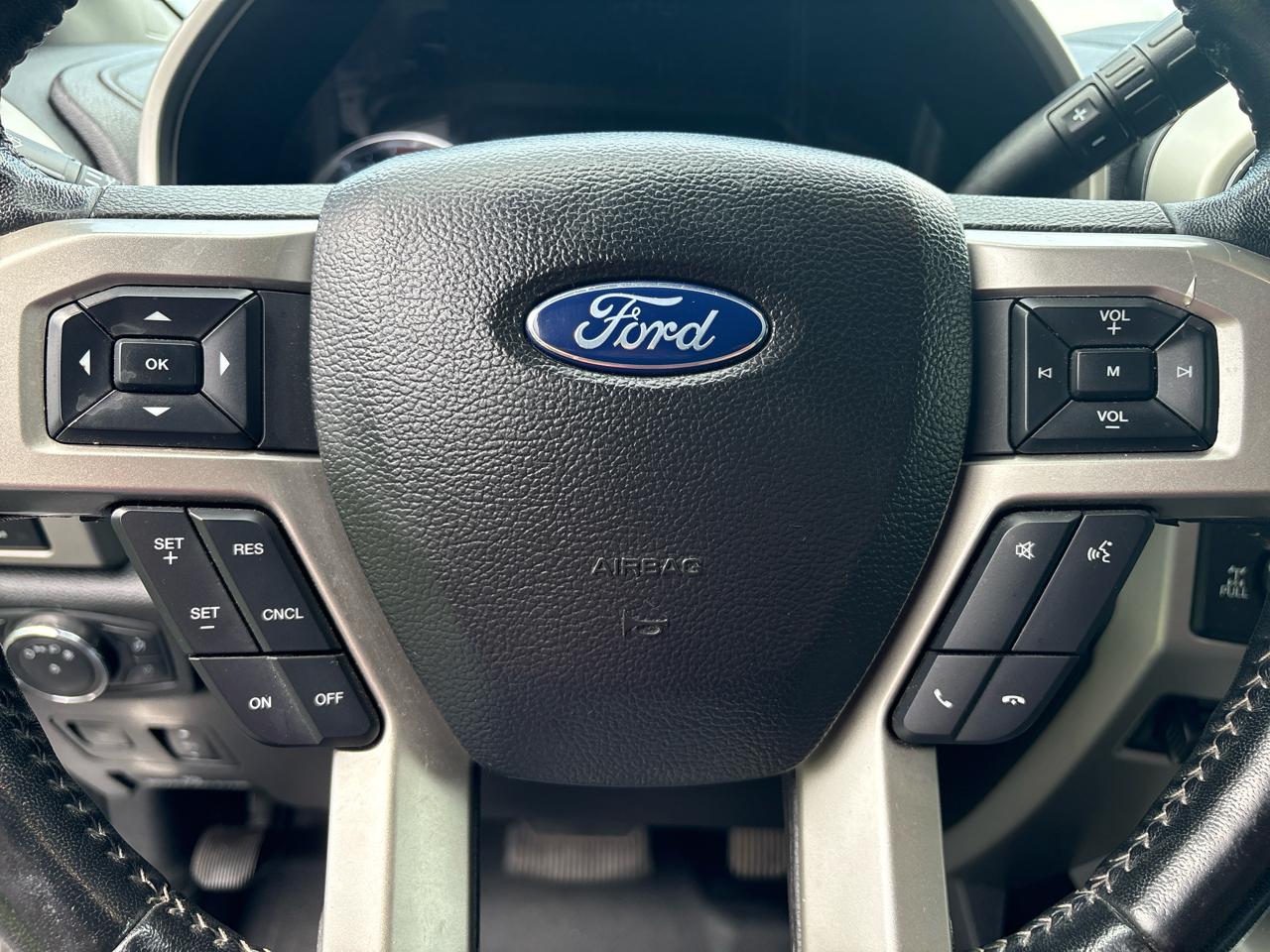 Ford Super Duty F-350 SRW Lariat 4WD Crew Cab 8' Box 2021
