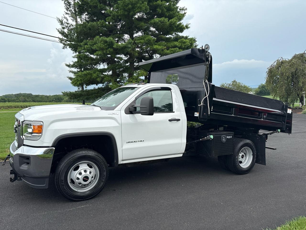 2018 GMC Sierra 3500HD 4WD Reg Cab 137.5" WB, 59.06" CA