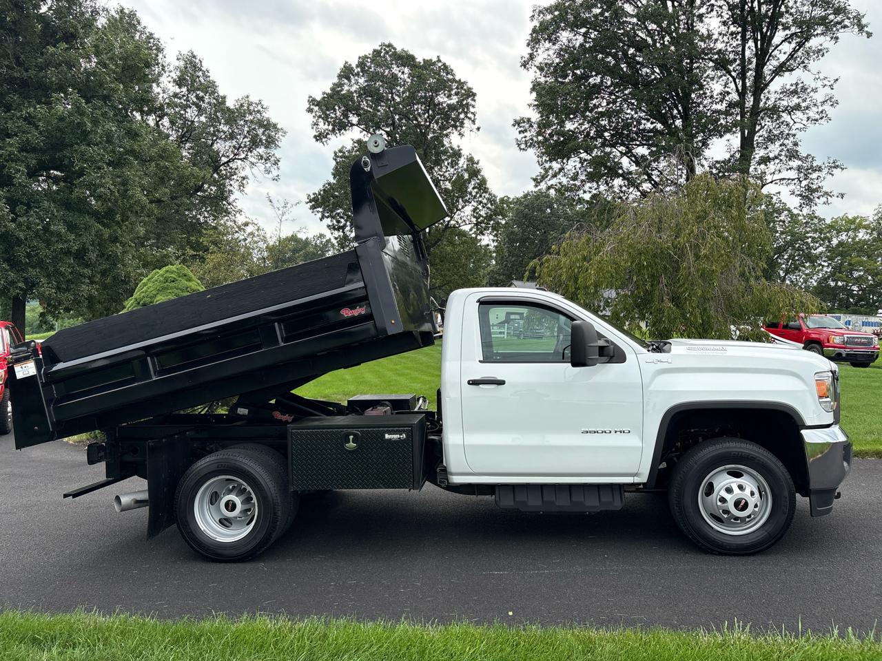 GMC Sierra 3500HD 4WD Reg Cab 137.5" WB, 59.06" CA 2018