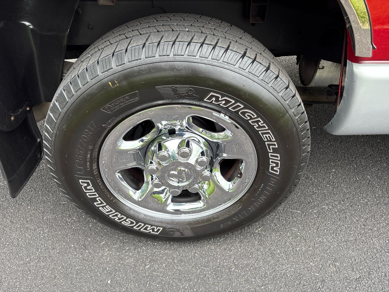 Dodge Ram 2500 4dr Mega Cab 160.5 Laramie 2006