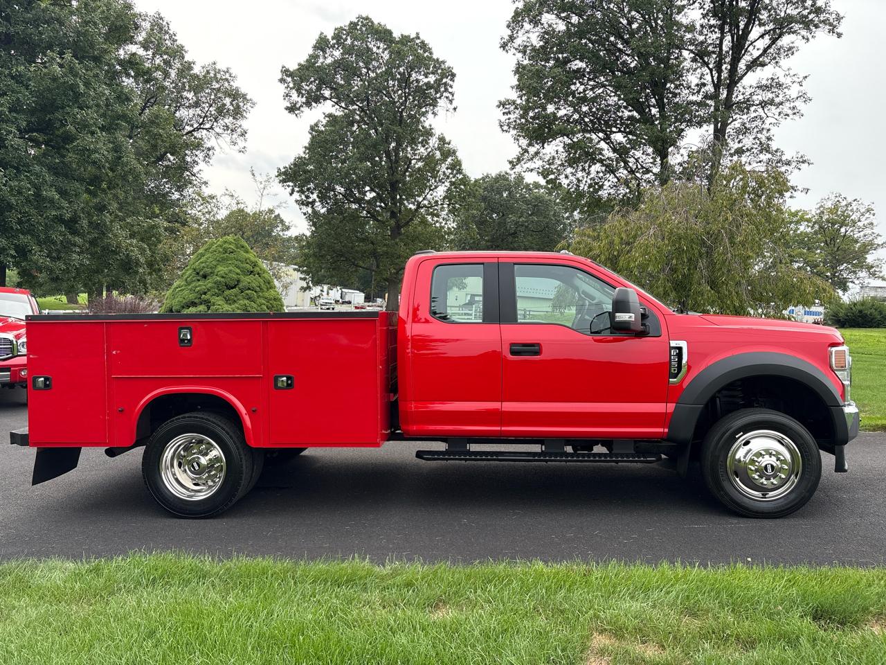 Ford Super Duty F-550 DRW XL 4WD SuperCab 168" WB 60" CA 2021