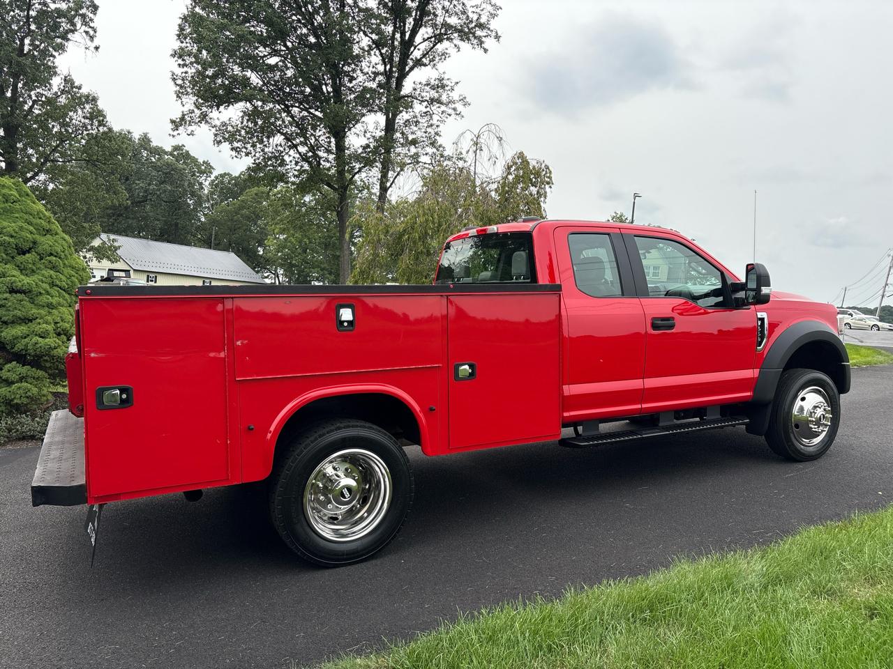 Ford Super Duty F-550 DRW XL 4WD SuperCab 168" WB 60" CA 2021