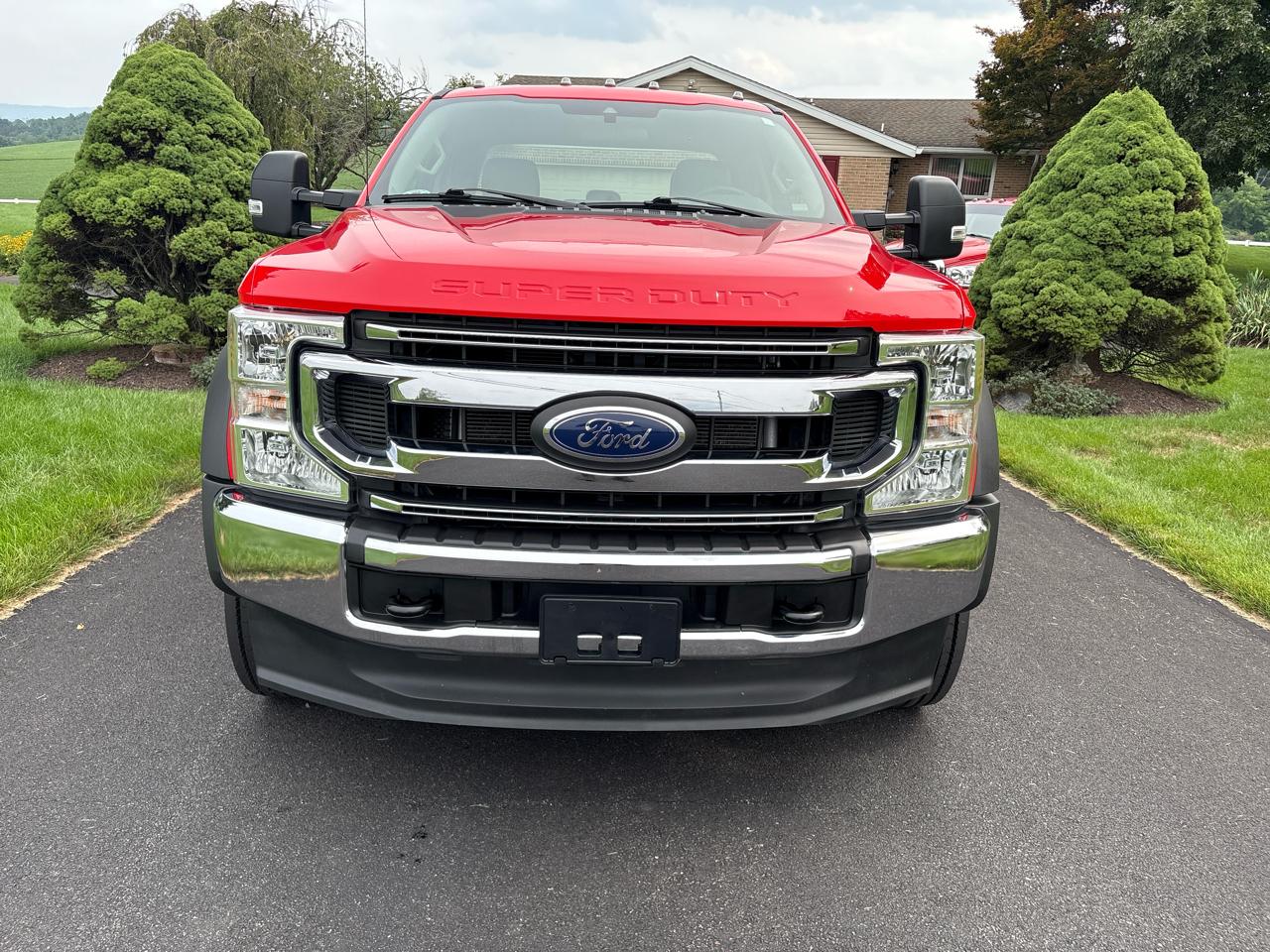Ford Super Duty F-550 DRW XL 4WD SuperCab 168" WB 60" CA 2021