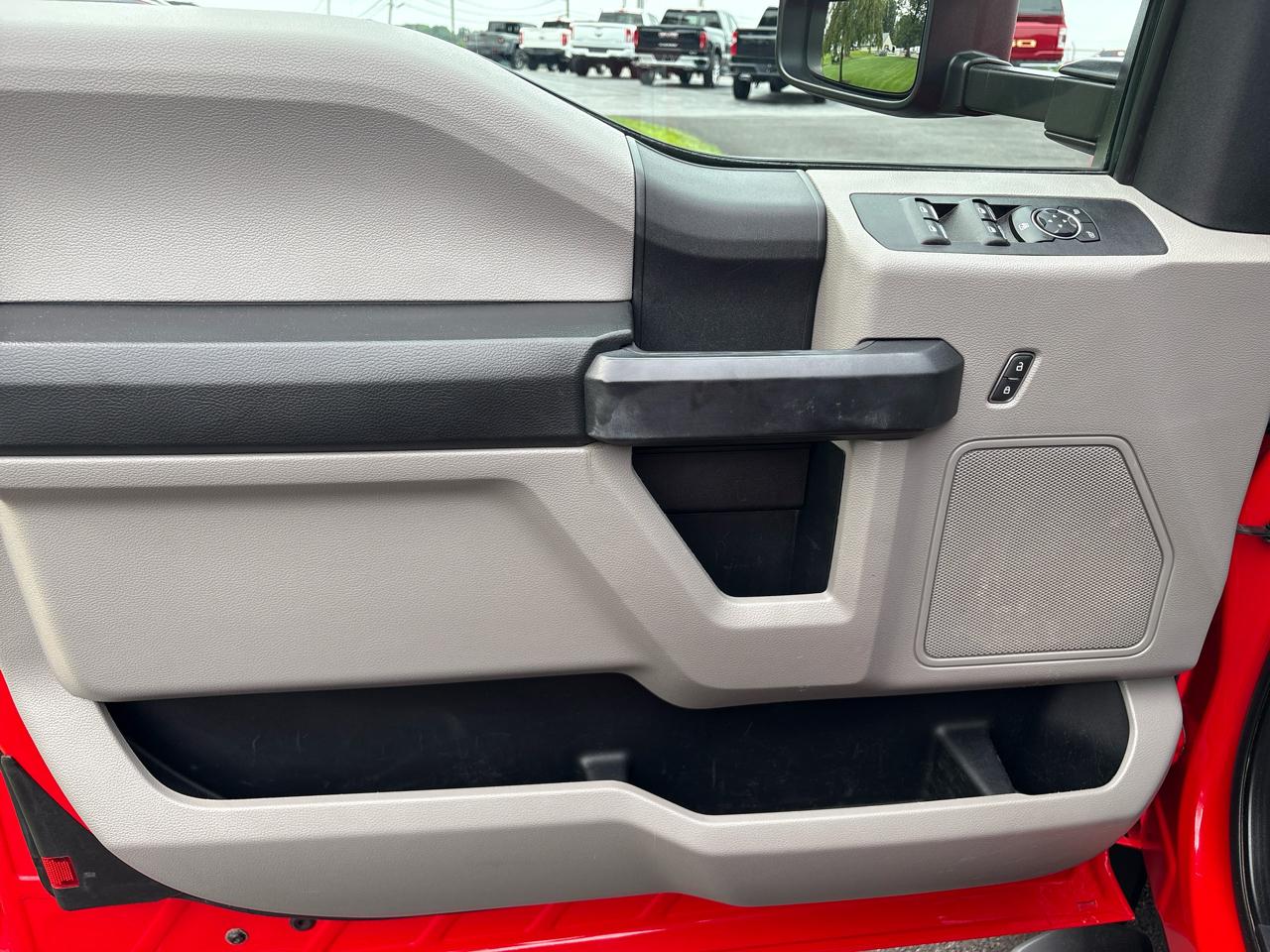 Ford Super Duty F-550 DRW XL 4WD SuperCab 168" WB 60" CA 2021
