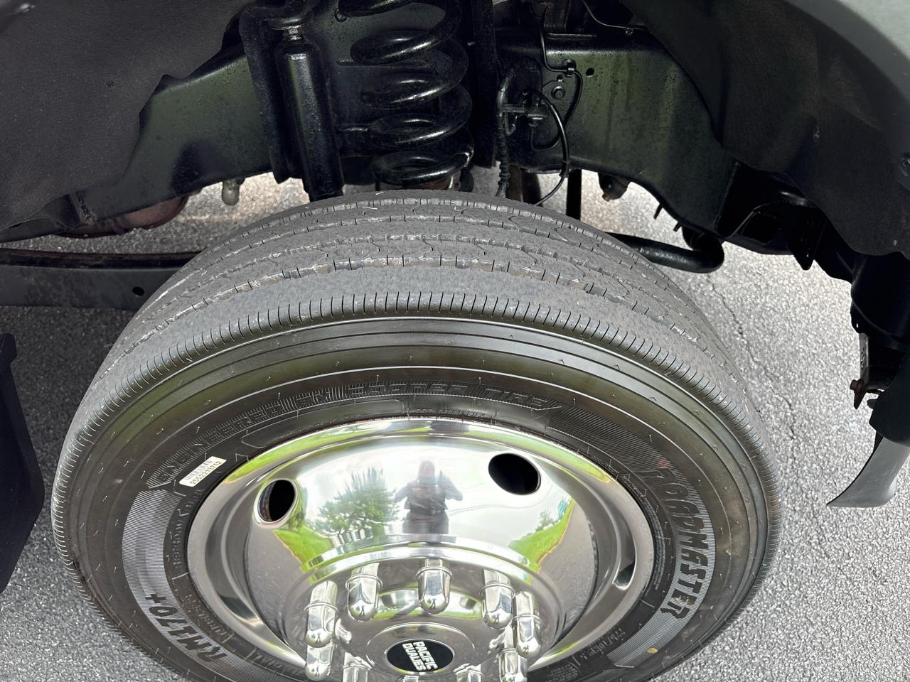 Ford Super Duty F-550 DRW XL 4WD SuperCab 168" WB 60" CA 2021