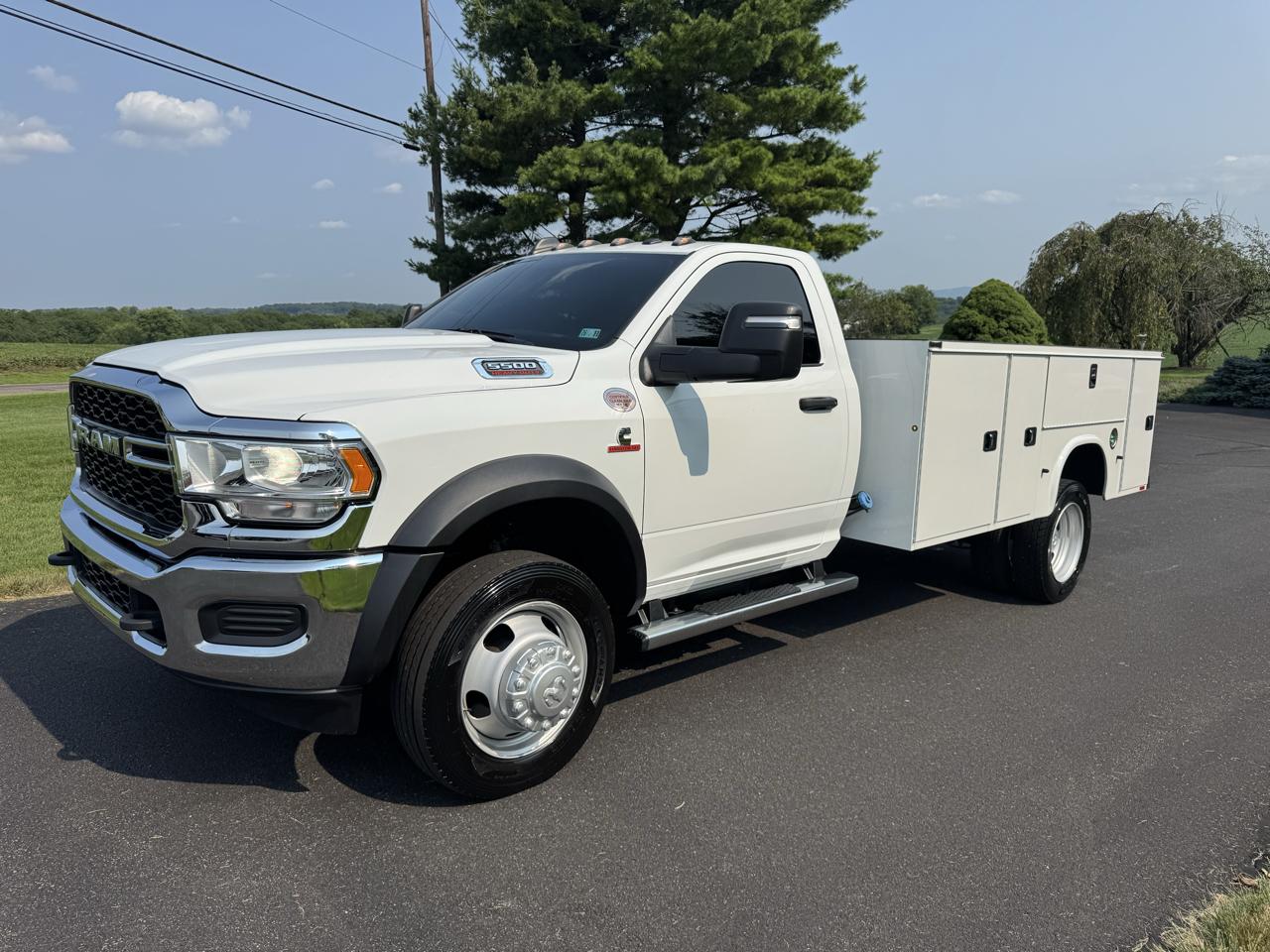 RAM 5500 Chassis Cab Tradesman 4x4 Reg Cab 84" CA 168.5" WB 2024