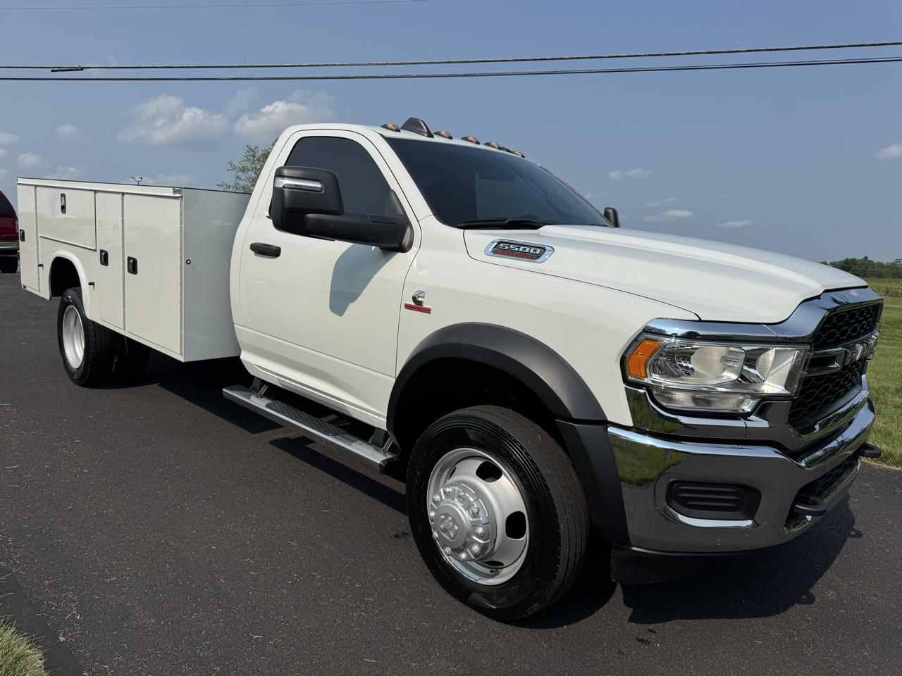 RAM 5500 Chassis Cab Tradesman 4x4 Reg Cab 84" CA 168.5" WB 2024
