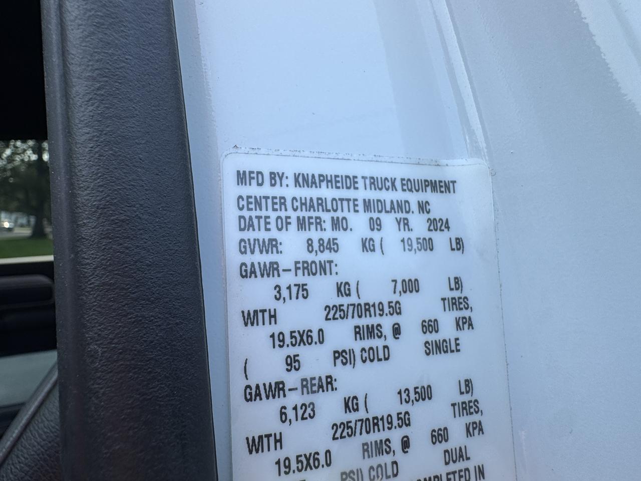 RAM 5500 Chassis Cab Tradesman 4x4 Reg Cab 84" CA 168.5" WB 2024