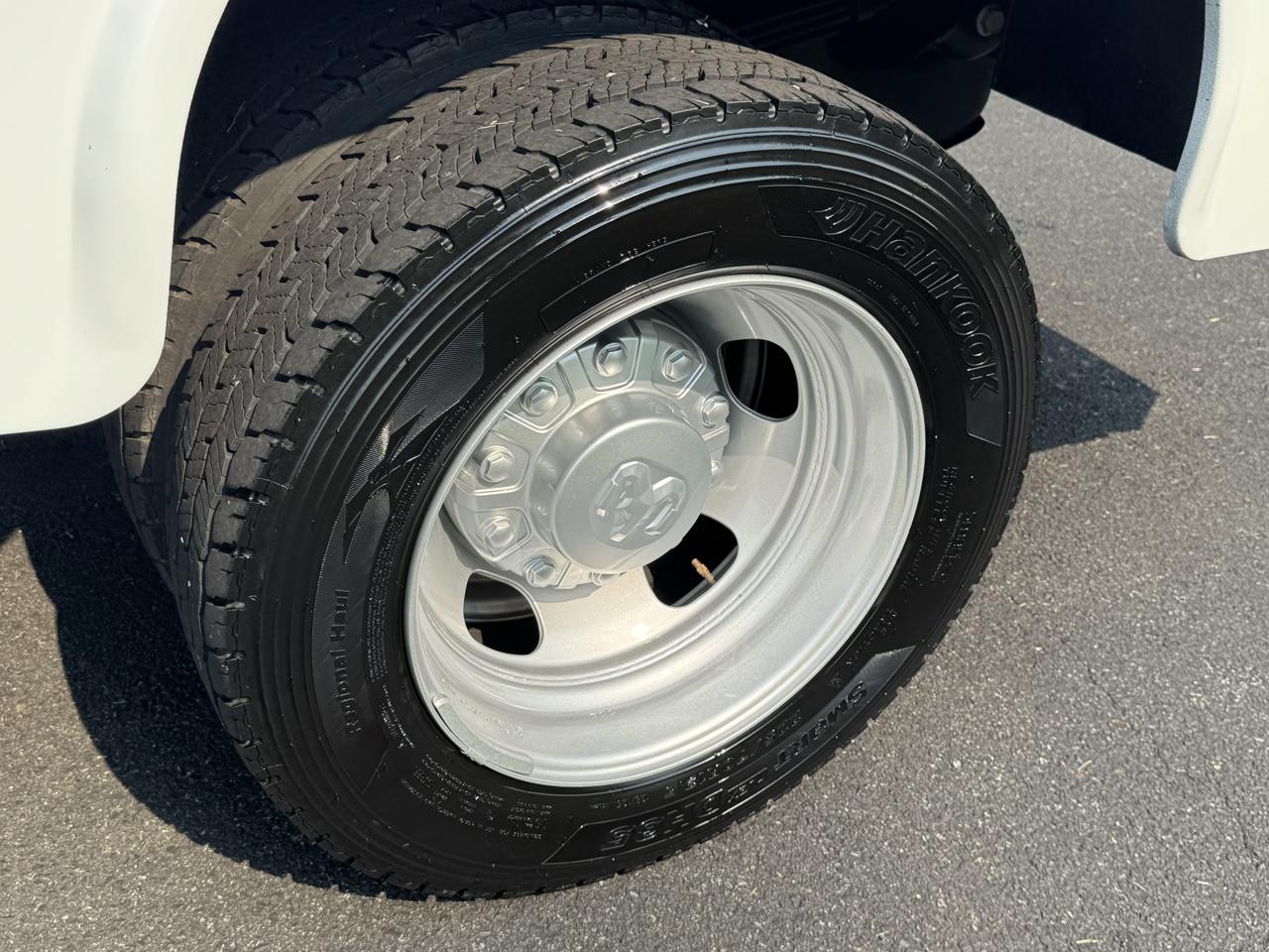 RAM 5500 Chassis Cab Tradesman 4x4 Reg Cab 84" CA 168.5" WB 2024