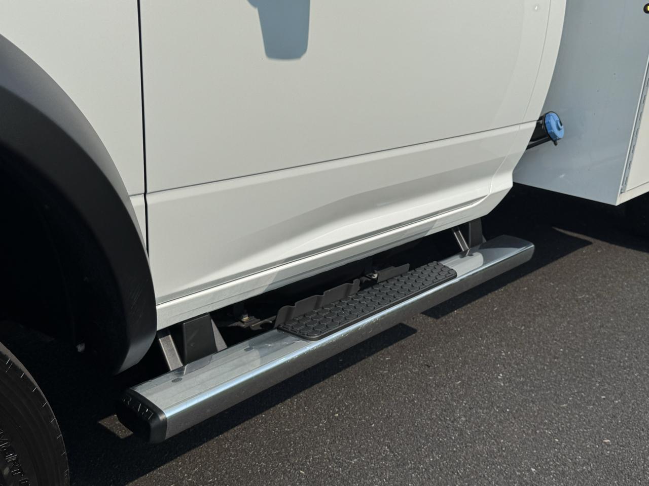 RAM 5500 Chassis Cab Tradesman 4x4 Reg Cab 84" CA 168.5" WB 2024