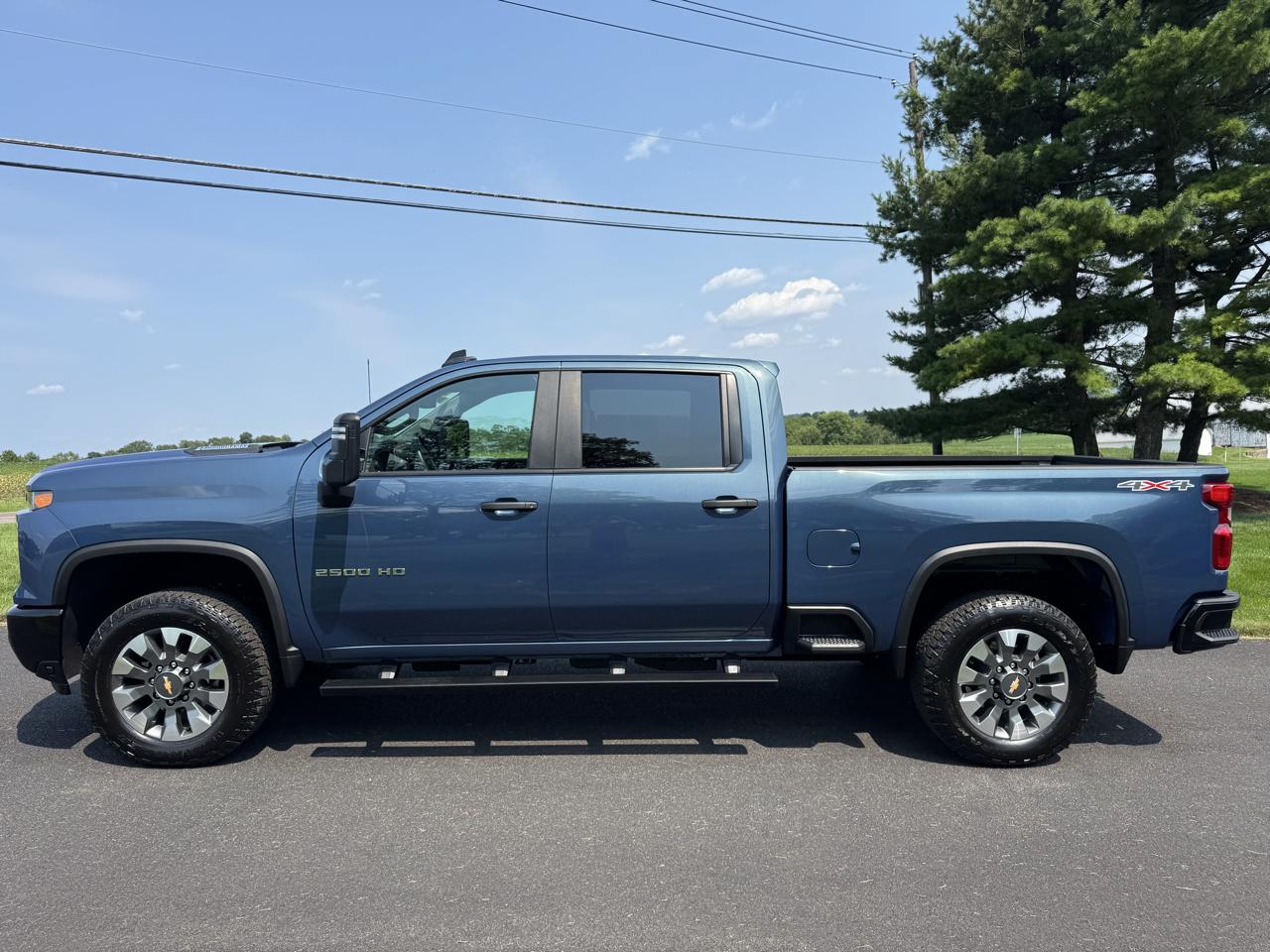 Chevrolet Silverado 2500HD 4WD Crew Cab 159" Custom 2024