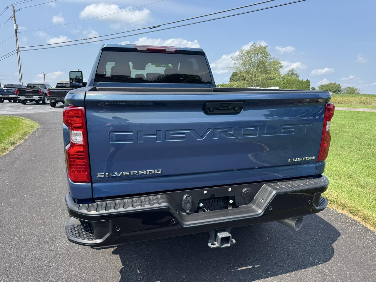 Chevrolet Silverado 2500HD 4WD Crew Cab 159" Custom 2024