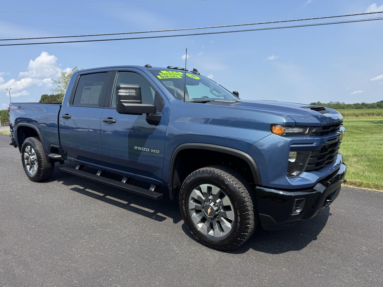Chevrolet Silverado 2500HD 4WD Crew Cab 159" Custom 2024
