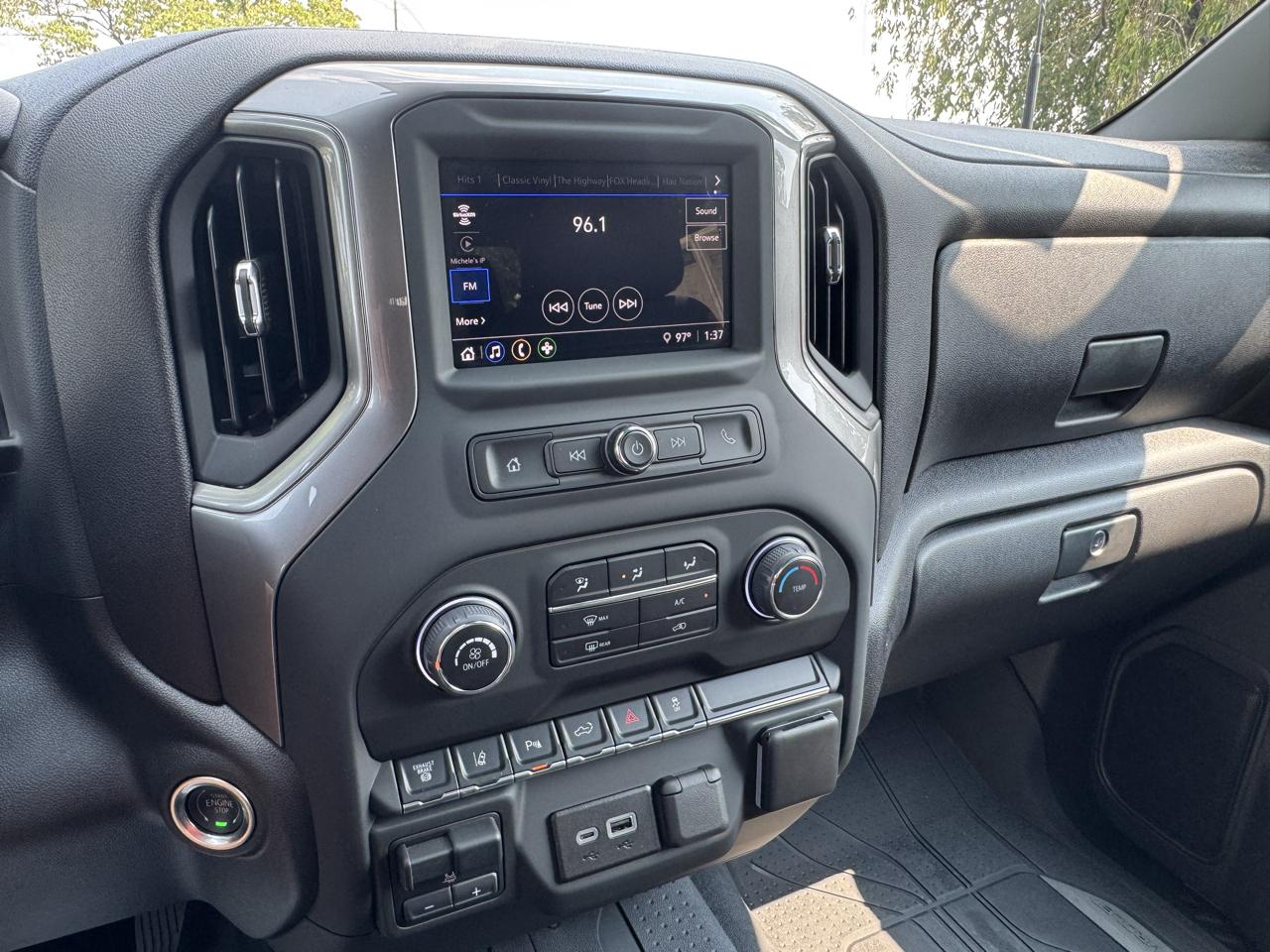 Chevrolet Silverado 2500HD 4WD Crew Cab 159" Custom 2024