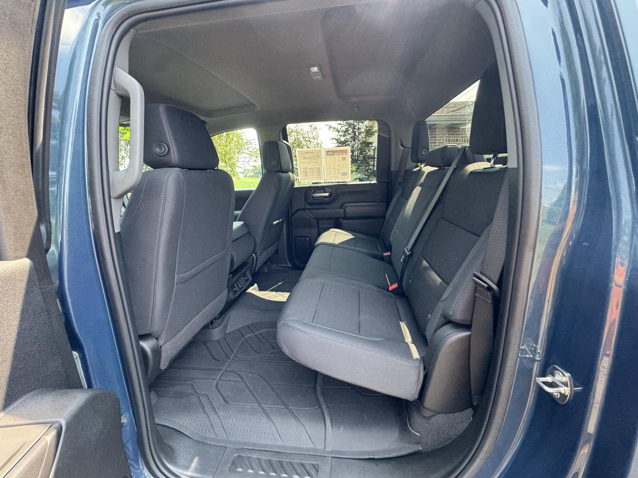 Chevrolet Silverado 2500HD 4WD Crew Cab 159" Custom 2024