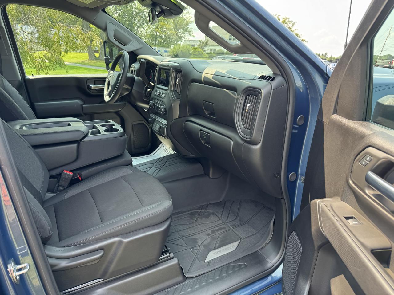 Chevrolet Silverado 2500HD 4WD Crew Cab 159" Custom 2024