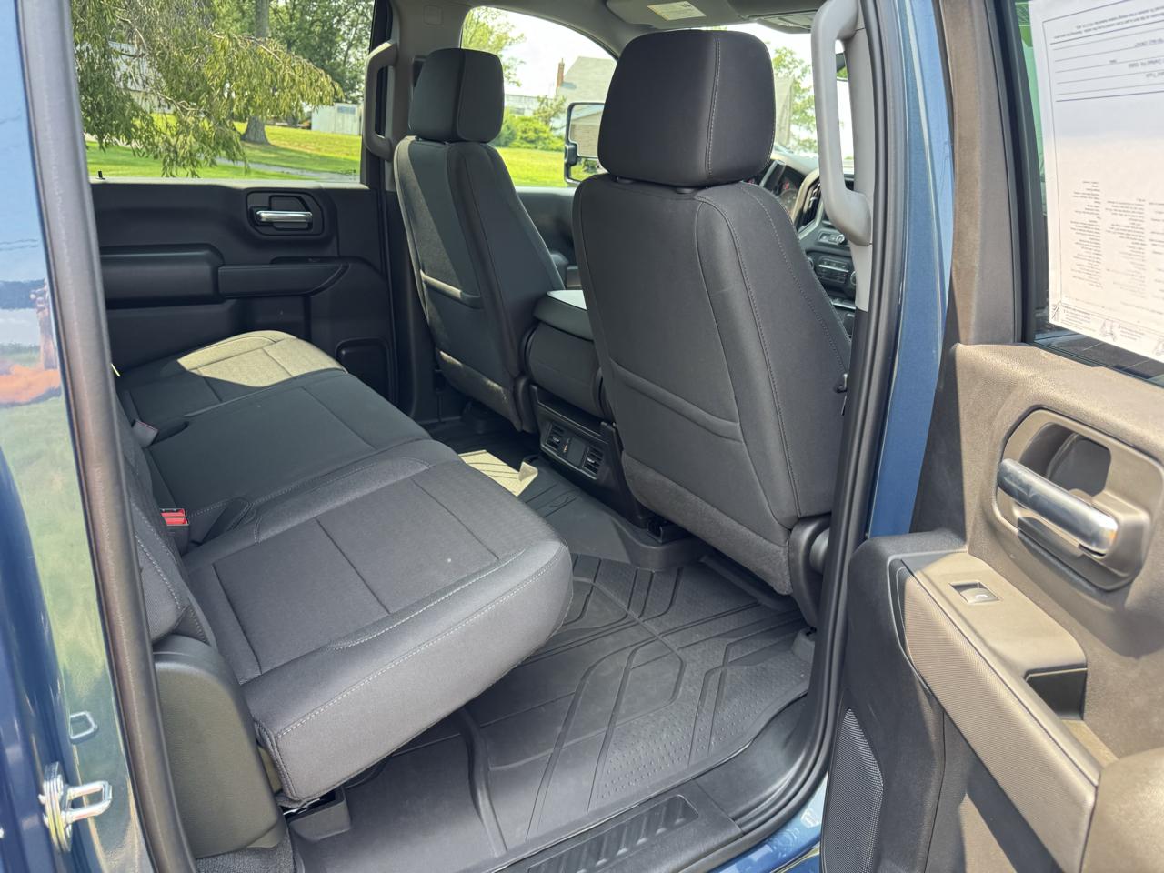 Chevrolet Silverado 2500HD 4WD Crew Cab 159" Custom 2024