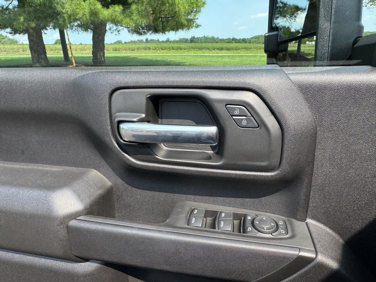 Chevrolet Silverado 2500HD 4WD Crew Cab 159" Custom 2024