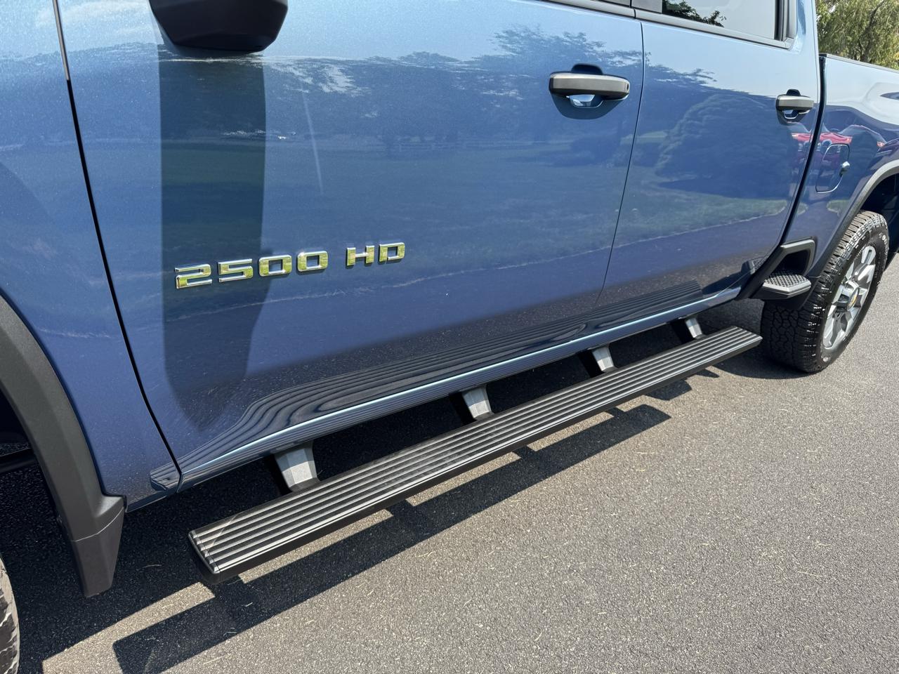 Chevrolet Silverado 2500HD 4WD Crew Cab 159" Custom 2024