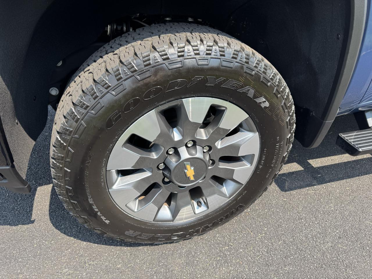 Chevrolet Silverado 2500HD 4WD Crew Cab 159" Custom 2024