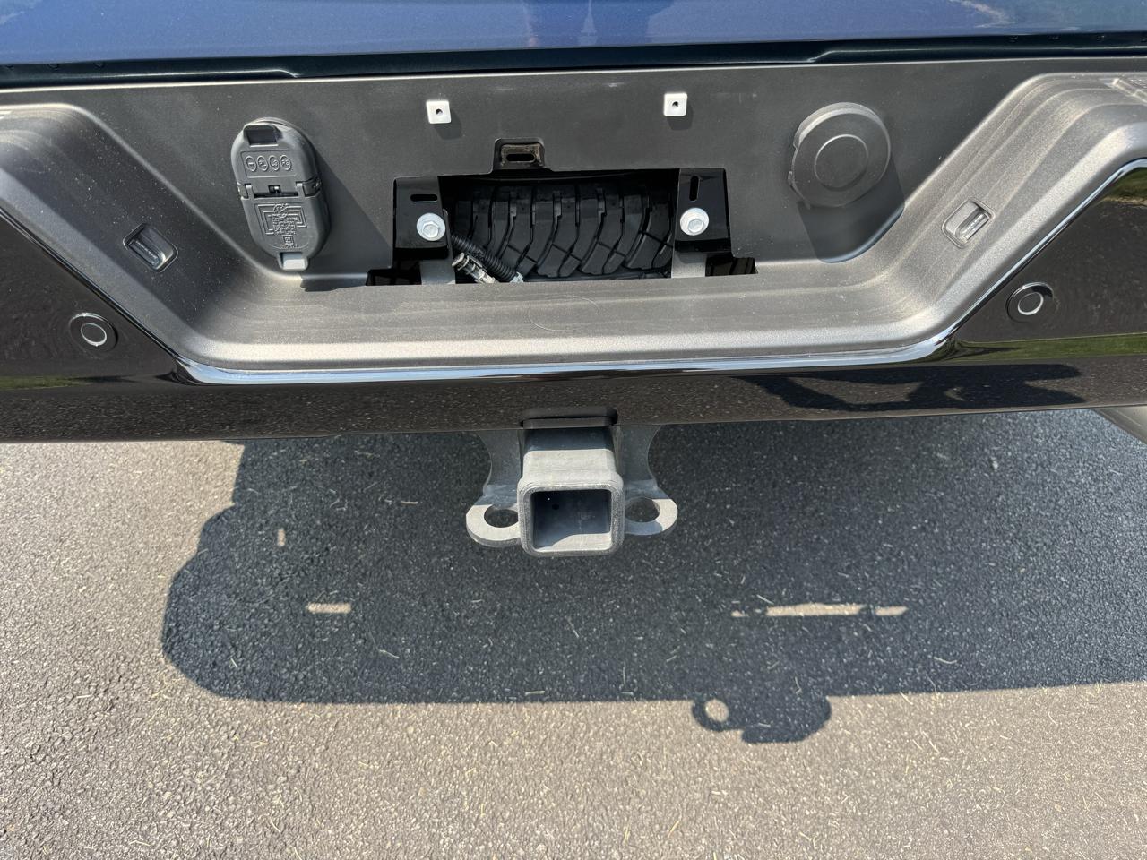 Chevrolet Silverado 2500HD 4WD Crew Cab 159" Custom 2024