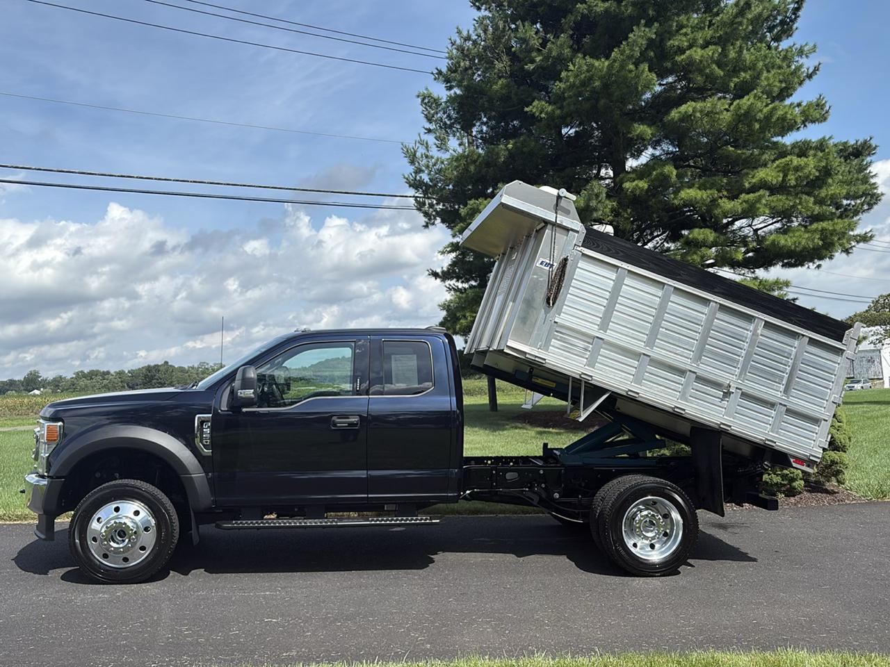 Ford Super Duty F-550 DRW XLT 4WD SuperCab 168" WB 60" CA 2022